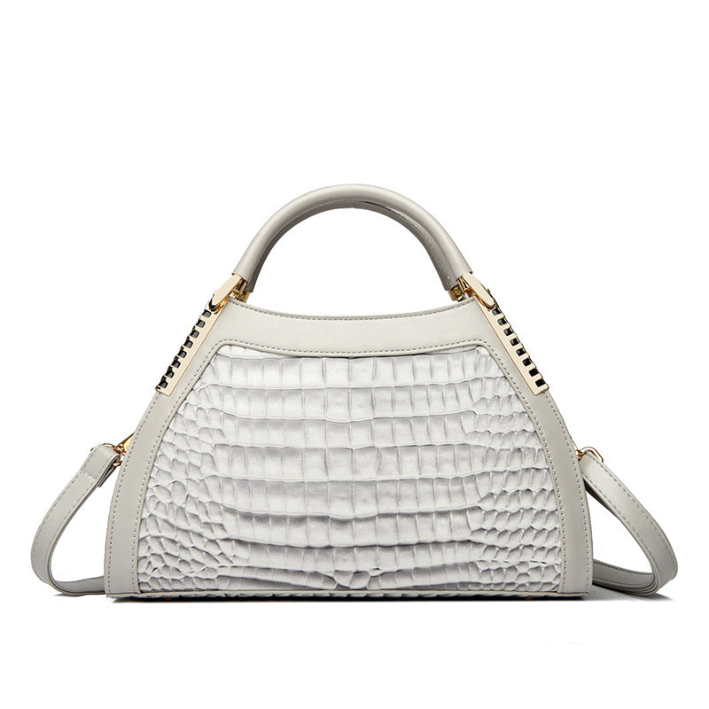 Fashion New Women's Large-capacity Retro Handbag