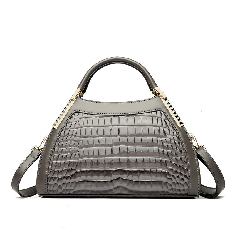 Fashion New Women's Large-capacity Retro Handbag